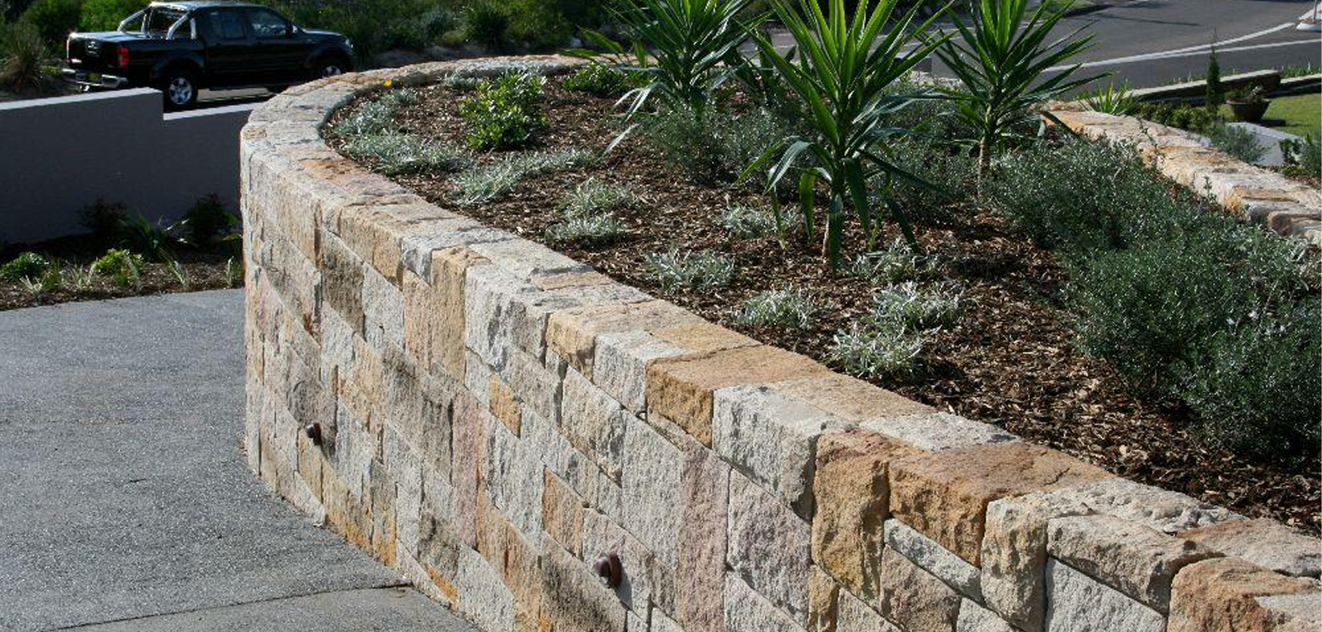 Garden Beds & Landscaping Features